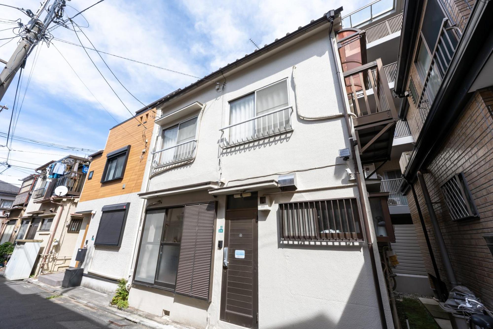 一棟貸切宿, 東京一之江ハウス6名定員, 秋葉原19分,新宿30分,Wifi有, ディズニータクシー20分3000円,駐車場ありません Tóquio Exterior foto